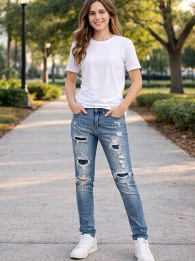 Judy Blue Distressed With Patches Slim Fit 9/29 Boho Straight Jeans